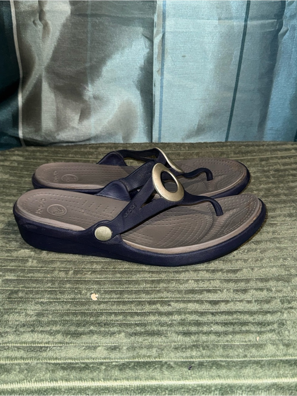 Clarks Navy and Gray Thong Sandals with Silver Ring Detail